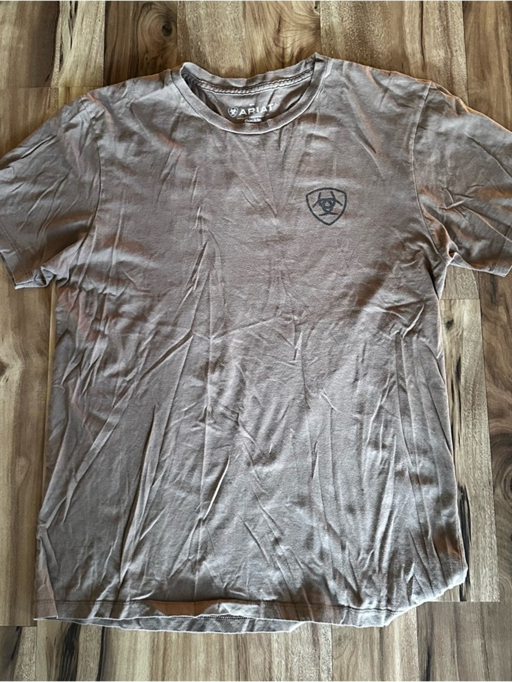 Ariat Men’s Short Sleeve Crewneck T-Shirt in Taupe Brown